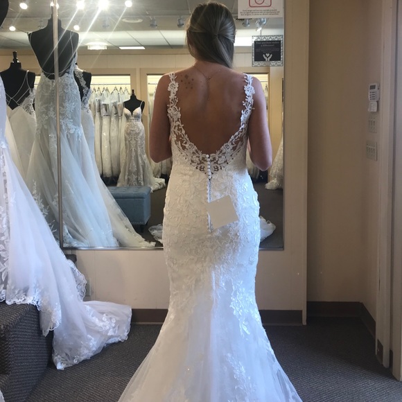 Wedding dress - Picture 6 of 7